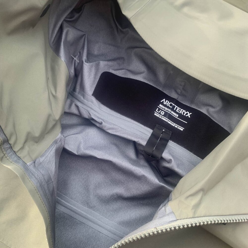 Arcteryx Alpha SV Gortex Jacket Men’s Large - Picture 6 of 6